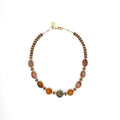 Collar Terranova – TideStone, collar artesanal de unakita multicolor rosa salmón y madera dorada hecho a mano en España