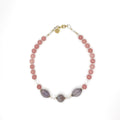 Collar Rosaleda – TideStone, collar artesanal de cuarzo rosa y amatista gris tallada hecho a mano en España