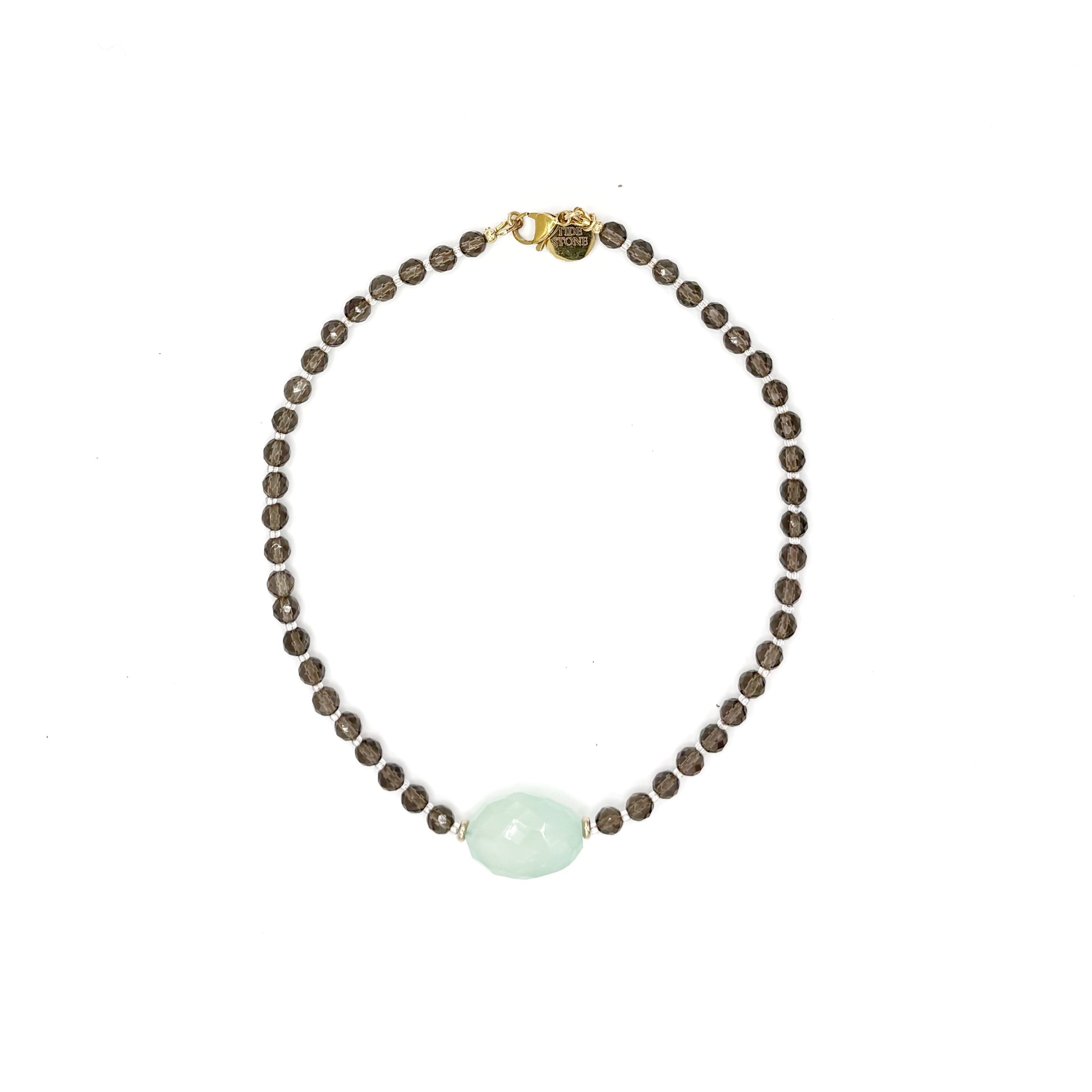 Collar Farol – TideStone, collar artesanal de calcedonia verde agua y cristal ahumado hecho a mano en España