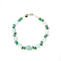 Collar Espuma artesanal de piedras semipreciosas verdes y blancas con cierre dorado — TIDE STONE España