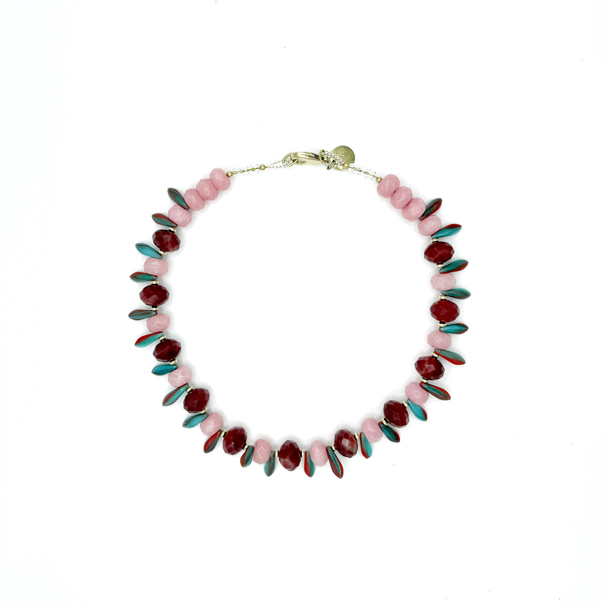 Collar Cristalino de ágatas teñidas en tonos rojos y rosas y cristal, hecho a mano – TideStone