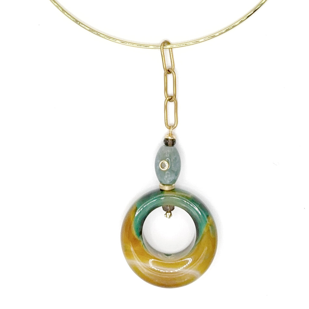 Detalle del Collar Donut Mostaza de ágata mostaza y aventurina – TideStone