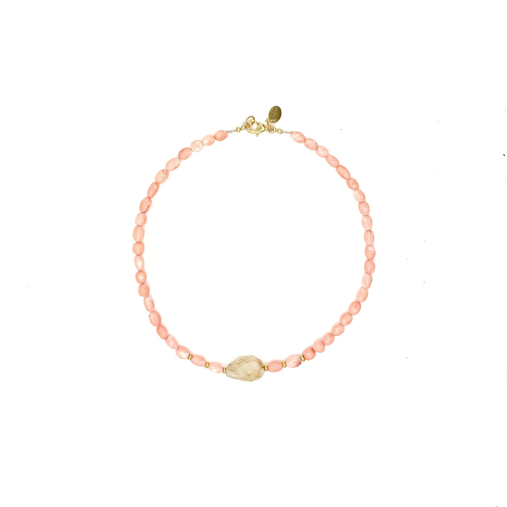 Collar Posidonia de coral bambú teñido de rosa y cuarzo rutilado, hecho a mano – TideStone