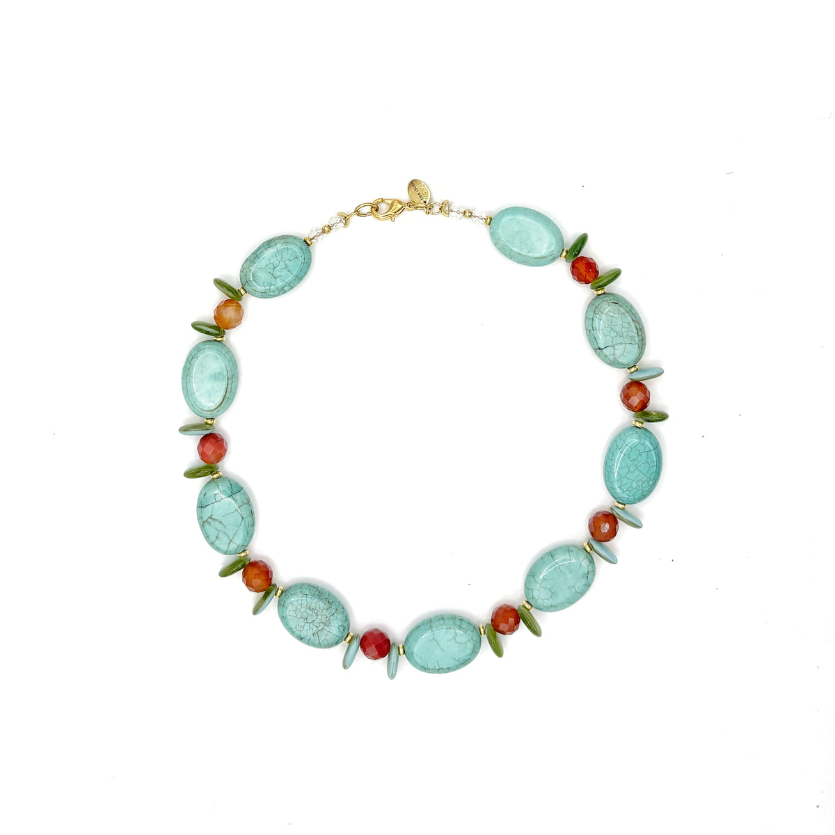 Collar Solsticio de howlita teñida en tono turquesa, cristal y cornalina, hecho a mano – TideStone