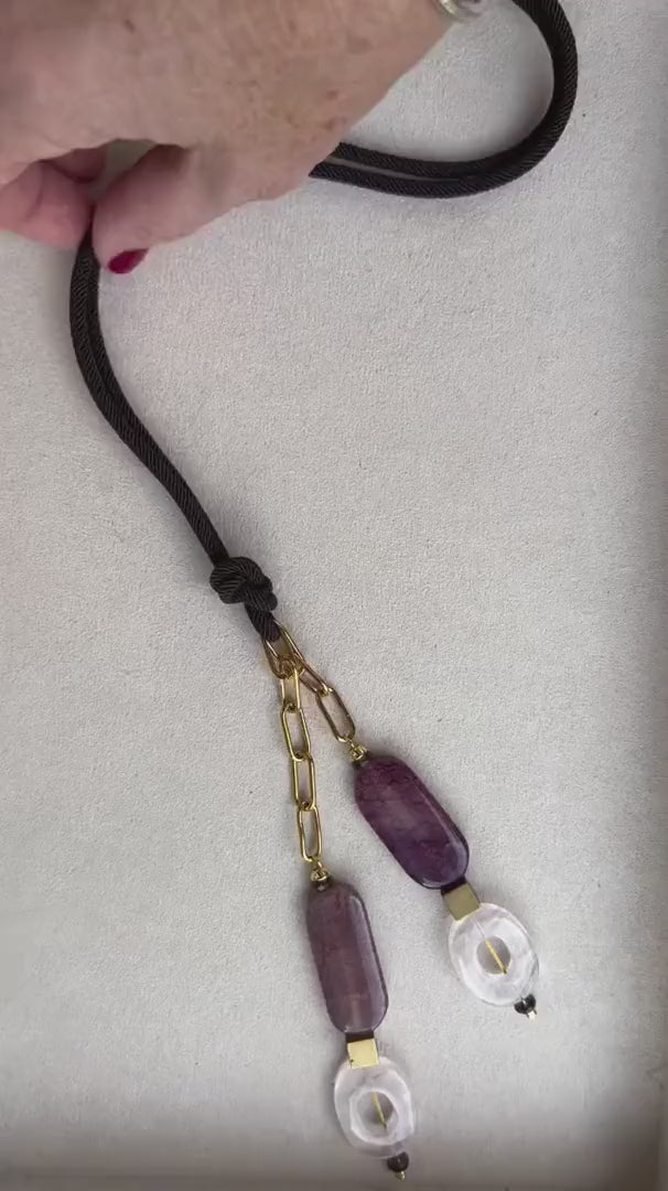 Vídeo del Collar Largo Lariat Malva de ágata teñida lila y cuarzo rosa – TideStone