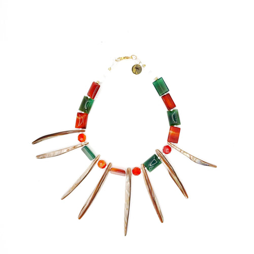 Collar Ocaso artesanal de piedras semipreciosas en tonos naranja, rojo y dorado — TIDE STONE España